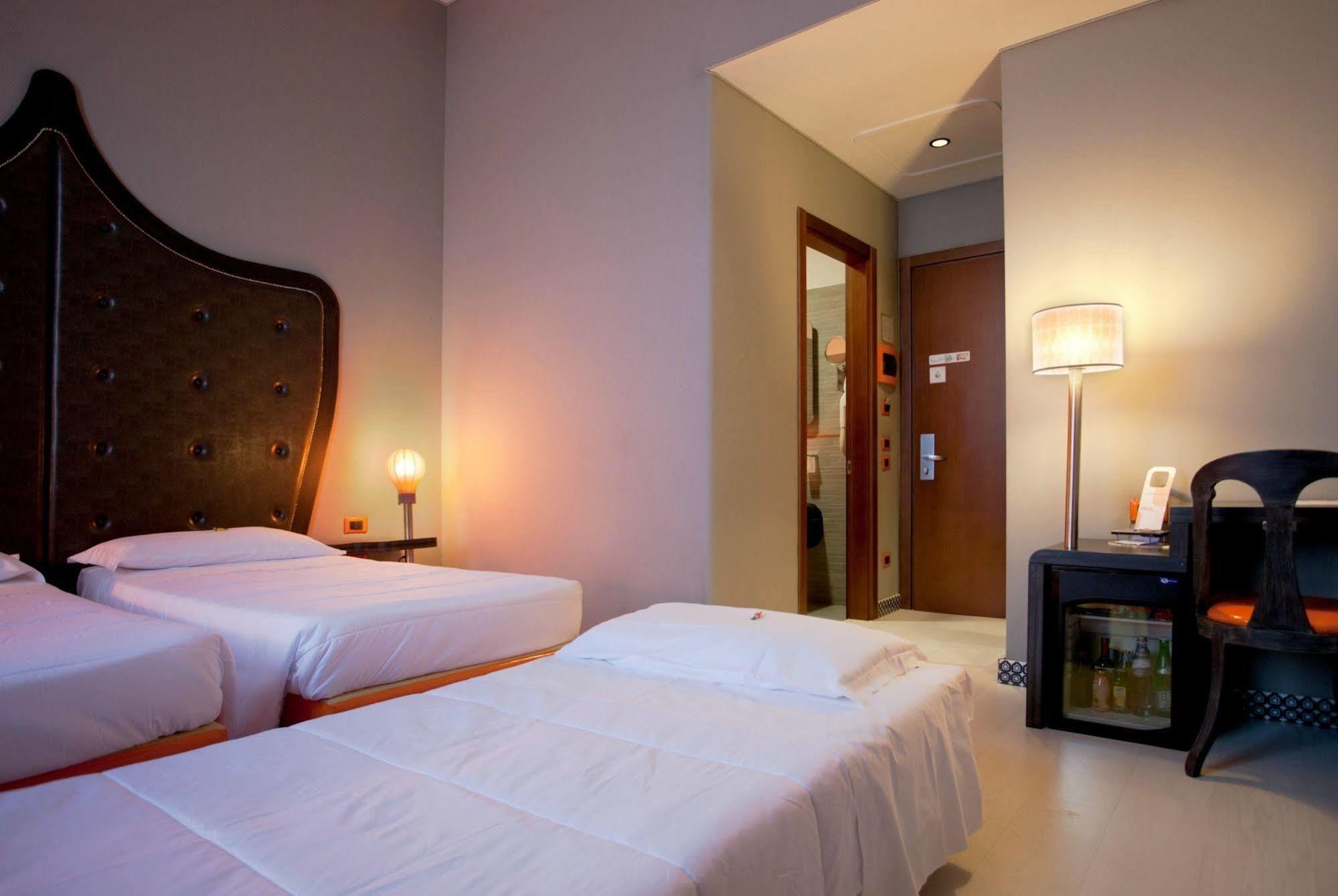Orange Hotel Рим Екстериор снимка